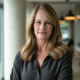 (Fractional EA | EOS Support) Lisa Sanders